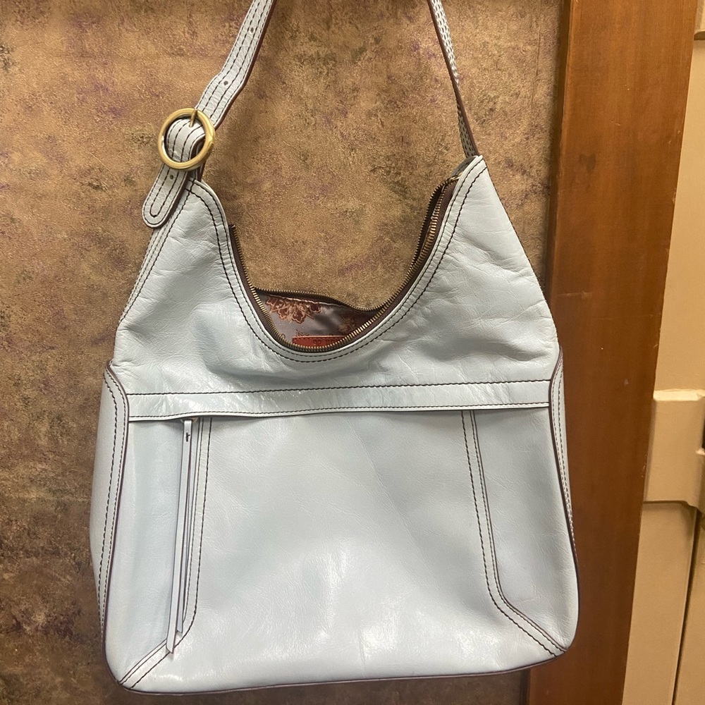 Hobo leather purse.
